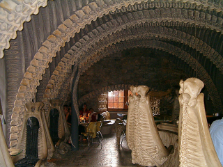 Illustration for article titled The Giger Bar, where you can sip a beer in the queen alien's womb